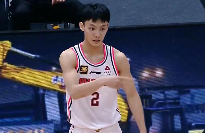 广东15分逆转客胜北控 徐杰32+11莫兰德12+10+8