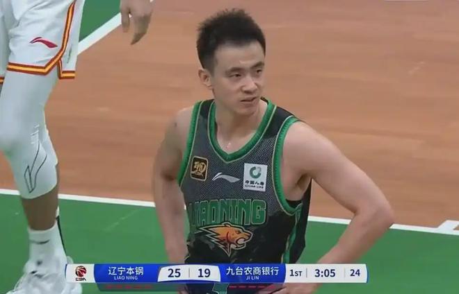 CBA-6人得分上双辽宁击败吉林 赵继伟23+9琼斯空砍42分