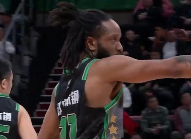 辽宁26分复仇新疆 威尔斯50分11记三分王岚嵚20分