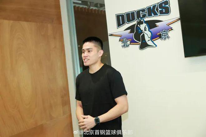 31岁的陈盈骏,带着“使命感”打篮球