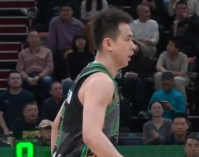 7人得分上双辽宁37分大胜吉林 赵继伟10+15张镇麟19分