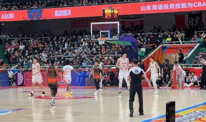 贾明儒绝杀！山西1分胜山东终结对手主场11连胜张宁22分