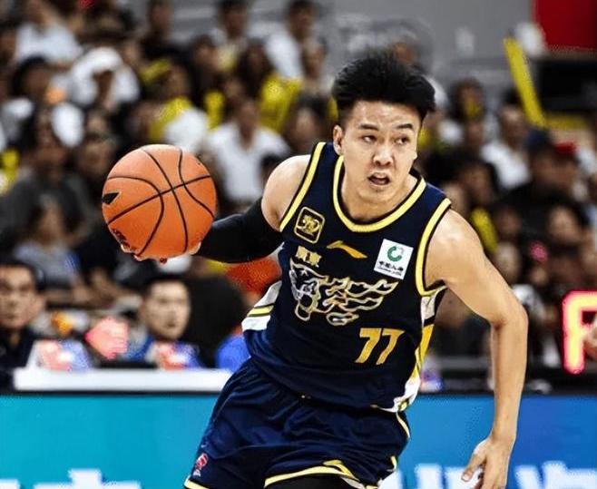 CBA俱乐部杯广东大胜广州 阿姆斯23分吉伦沃特22+9