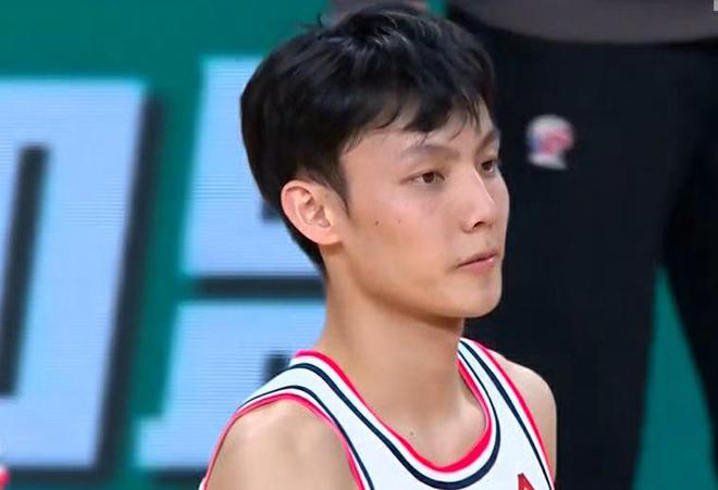 库克首秀20+8广东大胜新疆 徐杰30+8大帽李炎哲