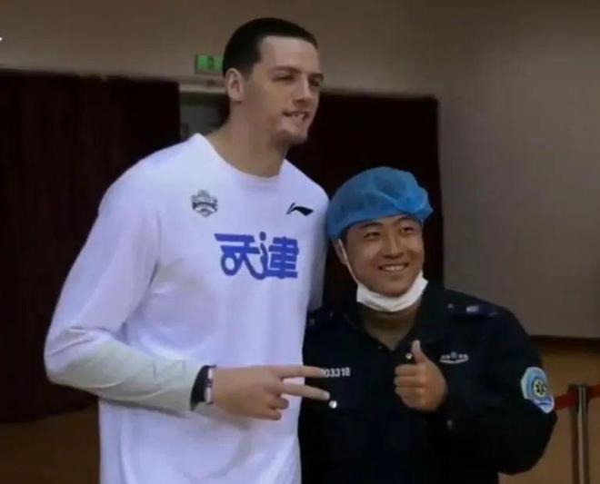 中国男篮下一个归化球员，会是他吗？
