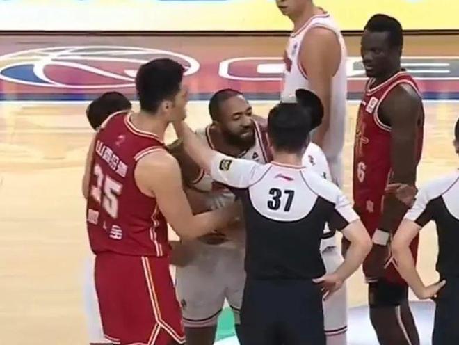 广东大腿外援，说他想加入中国男篮