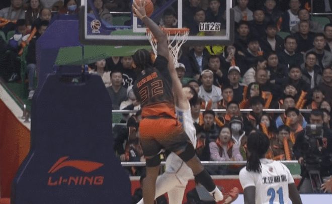 山东力克北京 陈盈骏38分克里斯33分+隔扣曾凡博