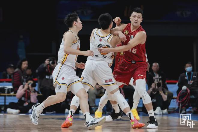 挑对手！恩怨局！今年的CBA季后赛故事可太多了