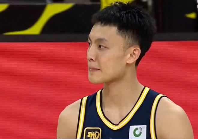 广东大胜上海2-1进8强 徐杰25+6+11莫兰德三双