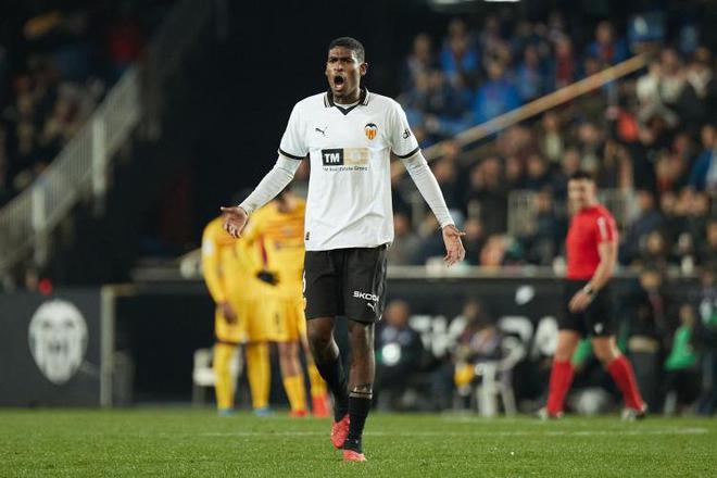 記者：萊比錫與20歲中衛莫斯克拉達成口頭協議，尚未向瓦倫報價