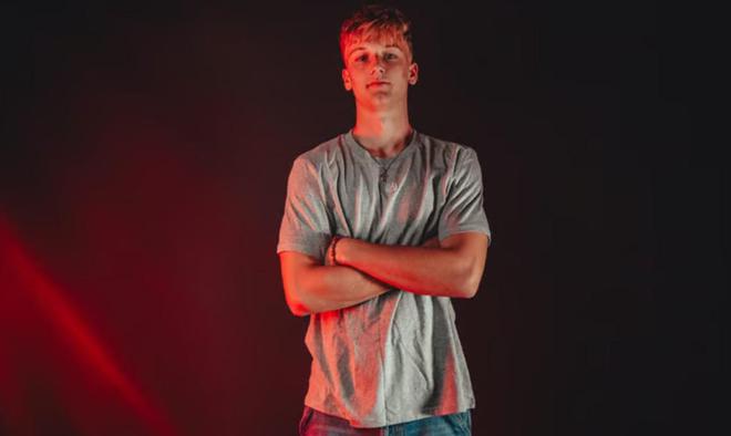 官方：美因茨免簽格拉茨風暴19歲中后衛朔普，雙方簽約4年