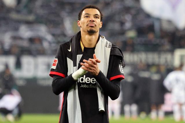 羅馬諾：切爾西從未報價埃基蒂克，只問了價格&法蘭克福要價1億歐