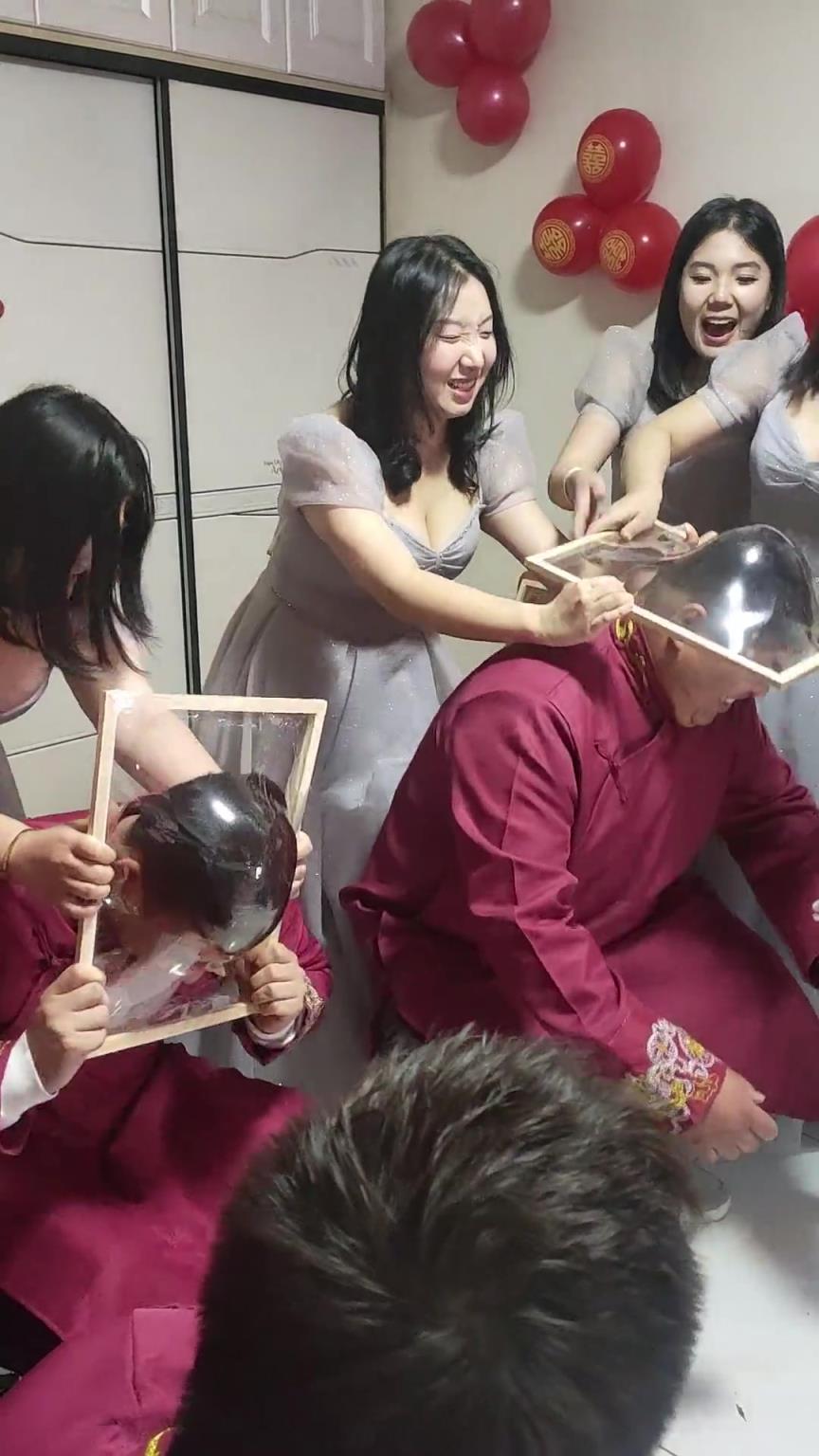 这帮伴娘团太厉害了，一个个都下狠手！！