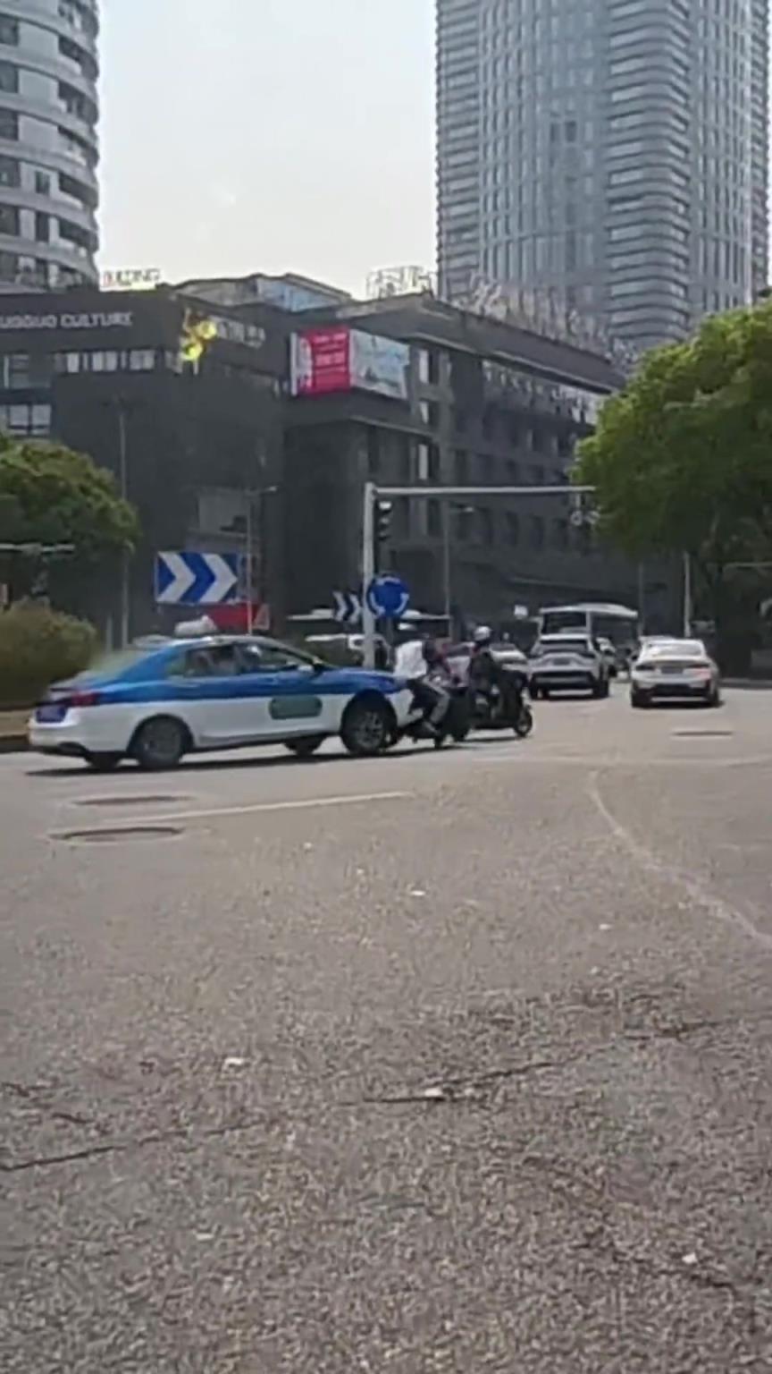对不起，那一下有点想笑。。