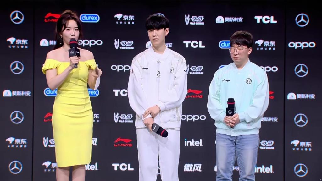 Theshy谈自己豹女的表现：失误很多 感觉有点对不起队友