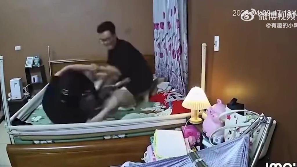 监控下的家暴男，赶紧离了吧！ ​