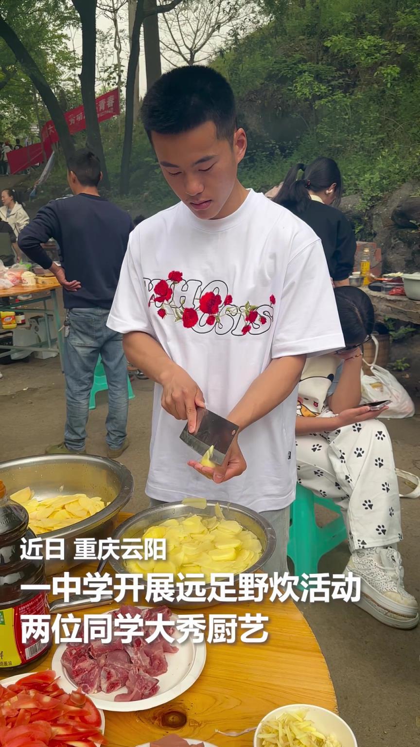 徒手切土豆，我的天呀，这得是多久的厨龄才能练到这境界