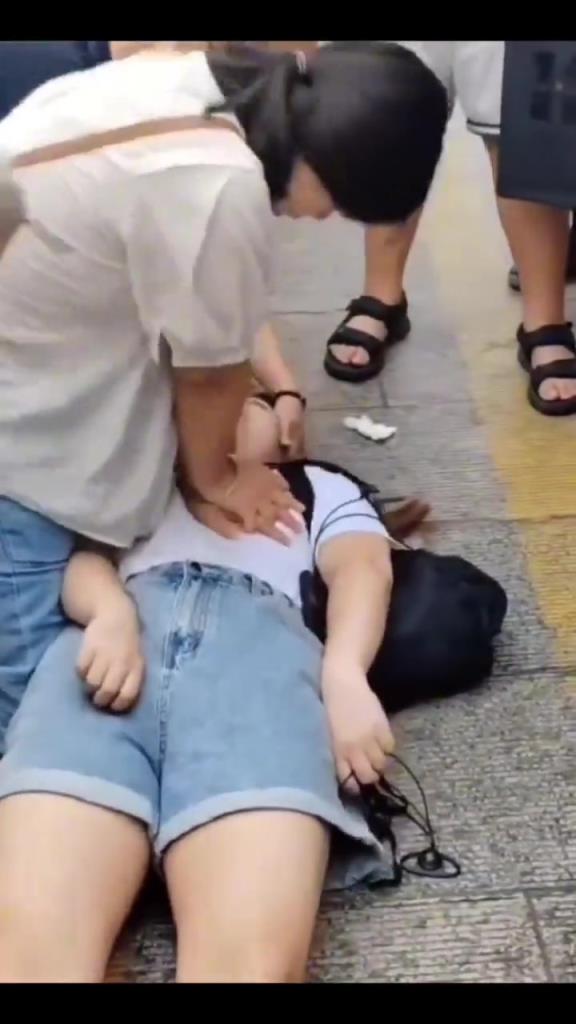 救活了！這個路人小姐姐真是天使降臨