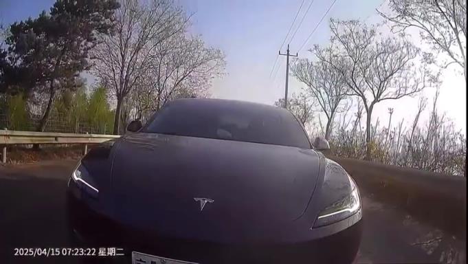 網(wǎng)友:我要是你的話,這個(gè)車我絕對剎不住!!!!
