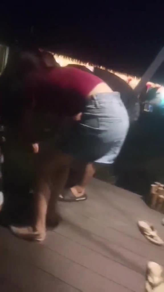 什么情况，这兄弟怎么到她 就变成细狗了？！
