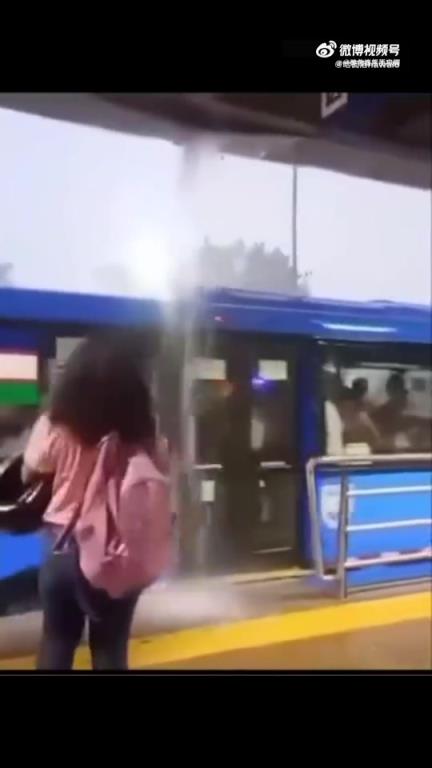 司机:这一站怎么没有人下车?