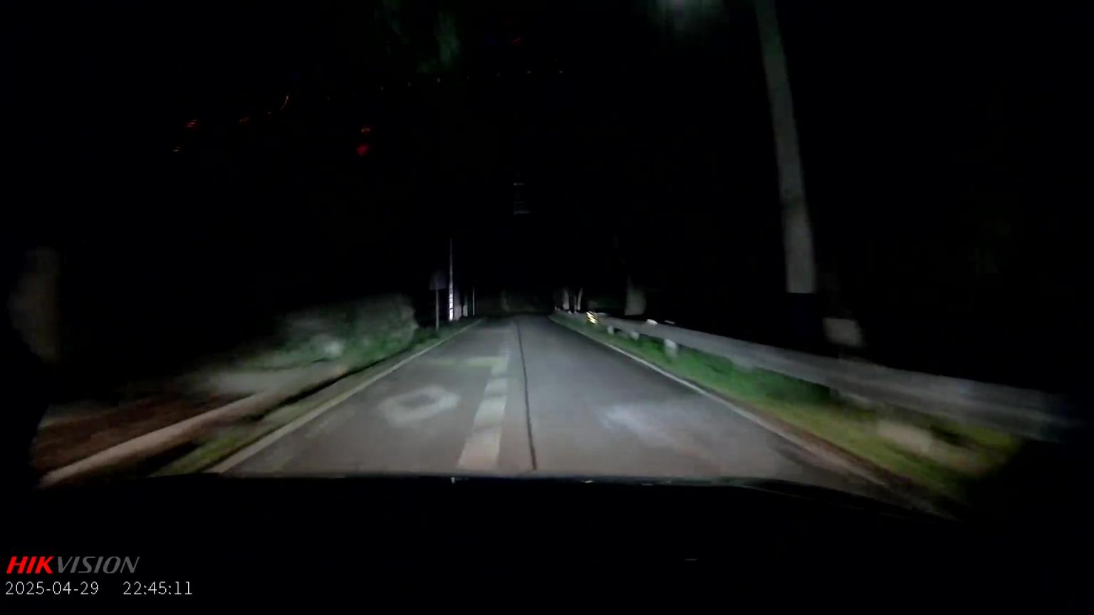 開車跑山，遇到岔路差點不知道怎么拐了...