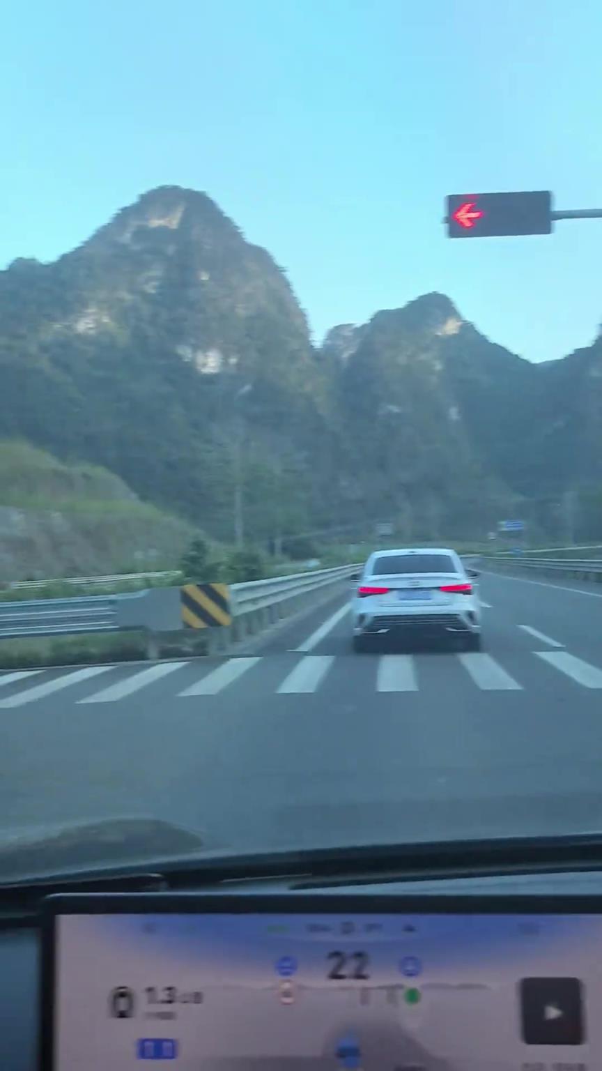 這應該不是高速吧？！