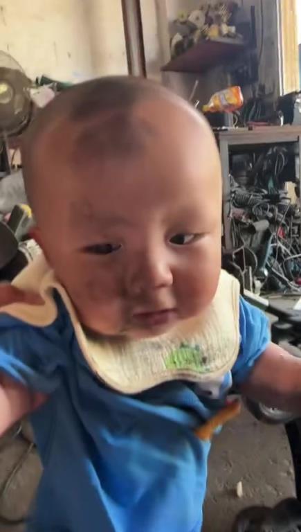 本來是個悲傷的小事故！看到寶寶的臉沒忍住笑了