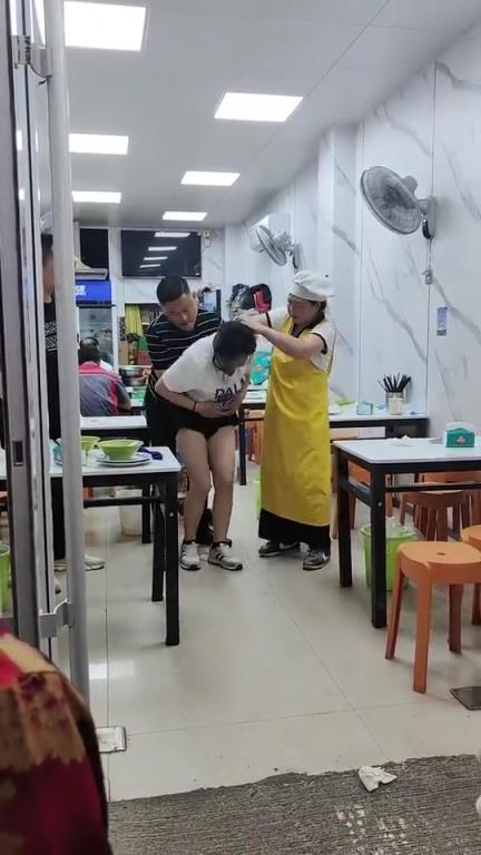 这个时候了，还顾得上做发型？！