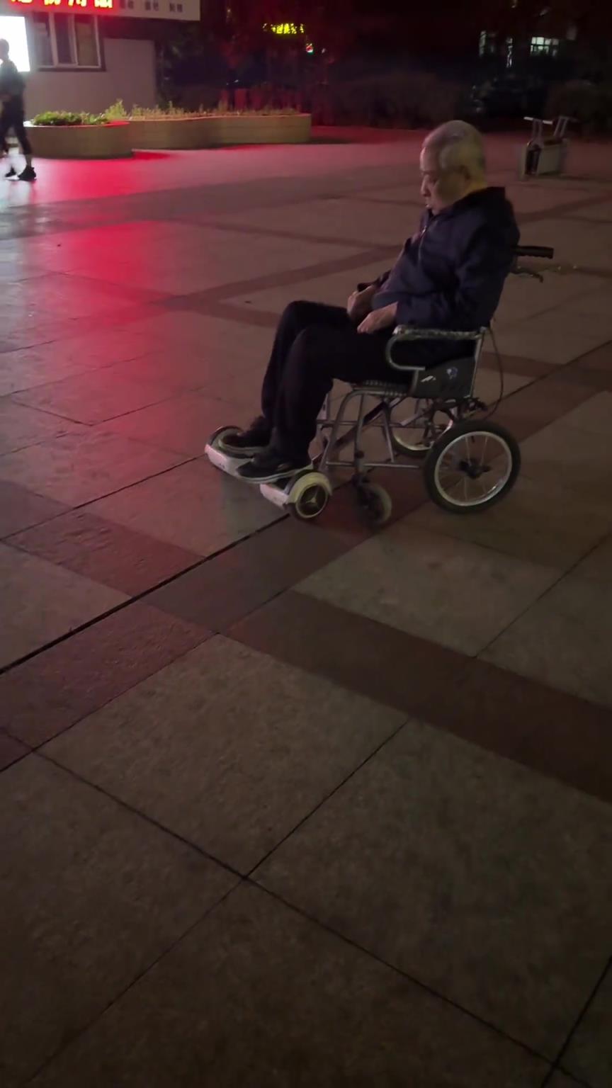 小區(qū)遛彎偶遇一大爺，這創(chuàng)意可以申請專利了吧？
