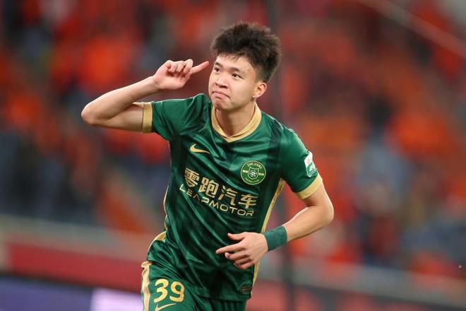 博主透露：6家歐洲俱樂(lè)部想簽王鈺棟 門(mén)興、狼堡、歐塞爾在列