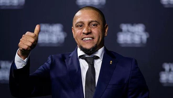 卡洛斯：迪馬爾科是世界上最好的左后衛之一，他總是表現出色