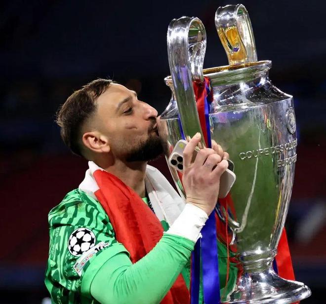 曼聯(lián)、國米有意多納魯馬！大巴黎已有接替人選，不強(qiáng)留歐冠功勛