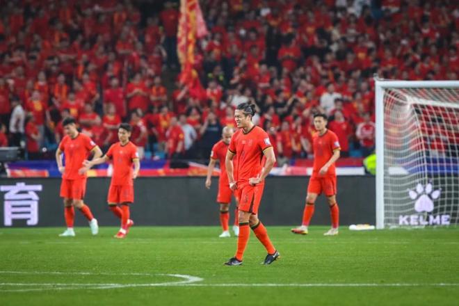 中国男足惊天逆转？曝澳大利亚违规或被扣10分：国足3胜9分进前四