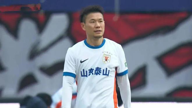 本土第一中场？李源一6项数据排中超前5 他不该落选国足