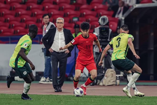 国足后腰组合首选曝光：2人已造5球，打脸伊万，后者向足协道歉