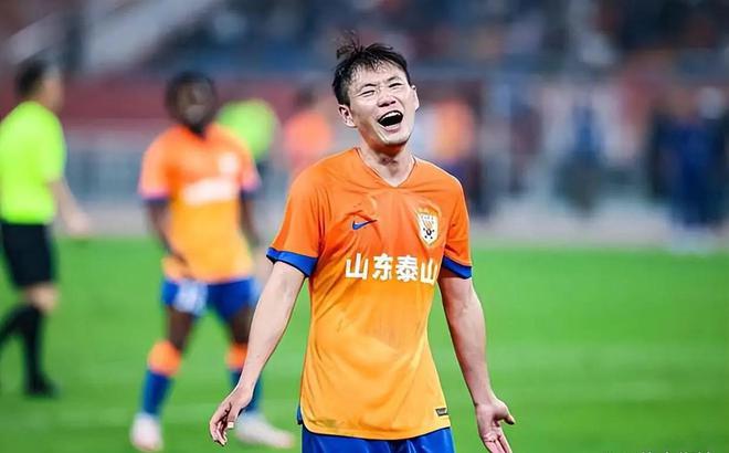李源一助攻双响！领跑中超助攻榜，伊万被打脸，媒体人集体嘲讽