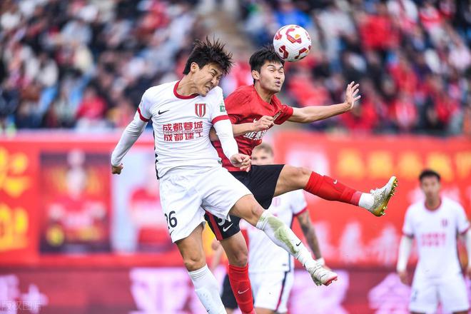 蓉城撿到寶了！29歲帶刀后衛(wèi)7輪2球，0轉會費引進，有望入選國足