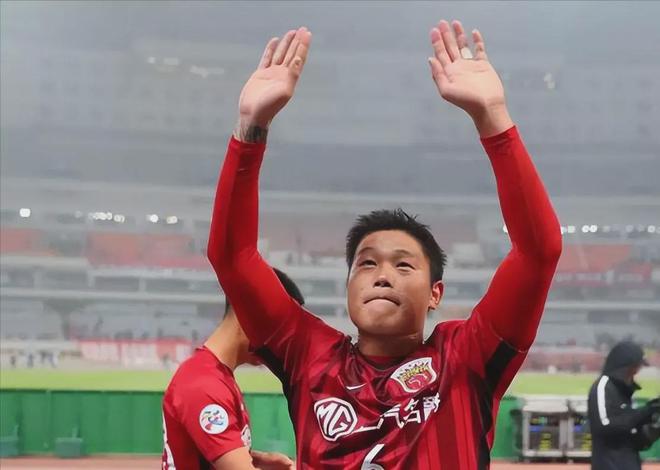 崇明五虎又退一人？35歲國腳后腰蔡慧康出現(xiàn)在教練名單，轉(zhuǎn)型了？