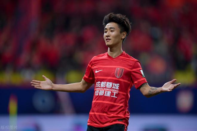 火力全開！30歲國(guó)腳助蓉城登頂，4場(chǎng)打進(jìn)3球，世預(yù)賽或被伊萬(wàn)重用