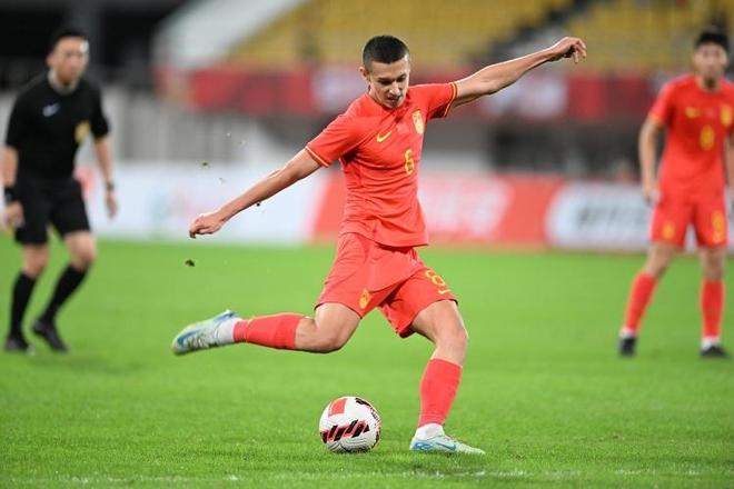 崔康熙臉疼？他廢棄的20歲國青紅星引葡甲勁旅關注！夏窗醞釀求購