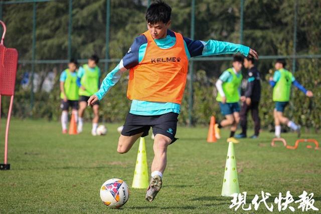 南通支云原歸化球員楊明洋首次入選國足大名單