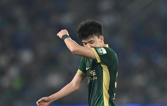 遭廣州球員鏟傷，傷人者險遭網暴，王鈺棟賽后回應，可出戰18強賽