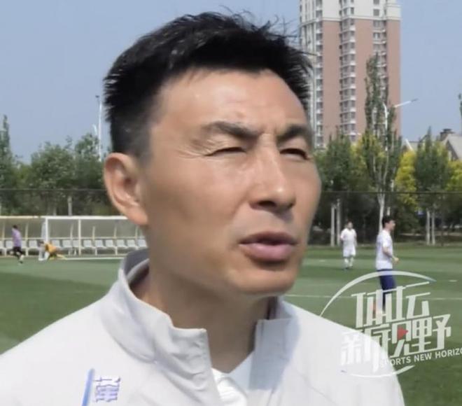 李瑋鋒寄語年輕國腳：少看新聞報(bào)道，靜下心踢球，多向前輩學(xué)習(xí)