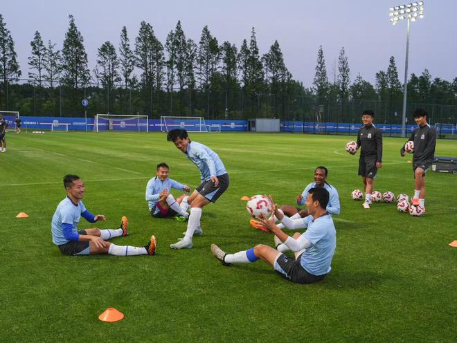 申花官方：蔣圣龍仍在修養，四國腳6月10日歸隊