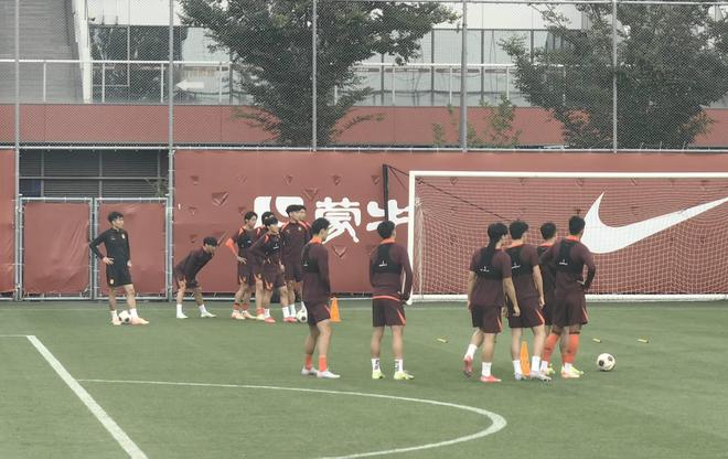 全方位备战，国足请心理咨询师对球员进行心理辅导