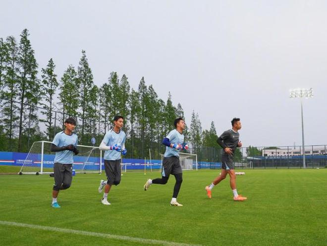 申花官方：球隊今日重新集結，國腳將于世預賽后歸隊