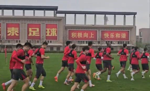 吉林體育：長春亞泰基地苦練，賀一然和玄智健被征調(diào)至U22國足
