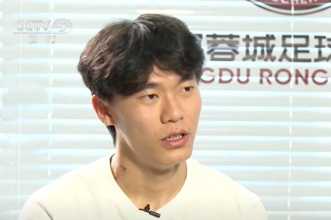 胡荷韜：一對一很難搶下韋世豪的球，古爾芬克爾會教我停球