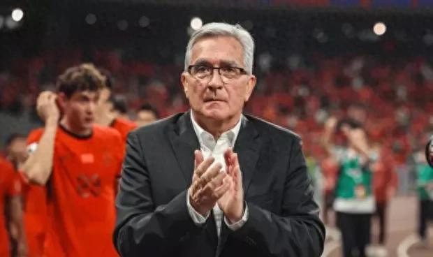 沖1-0，恭喜國足！上午11點，印尼主帥發聲，歸化大將缺席生死戰